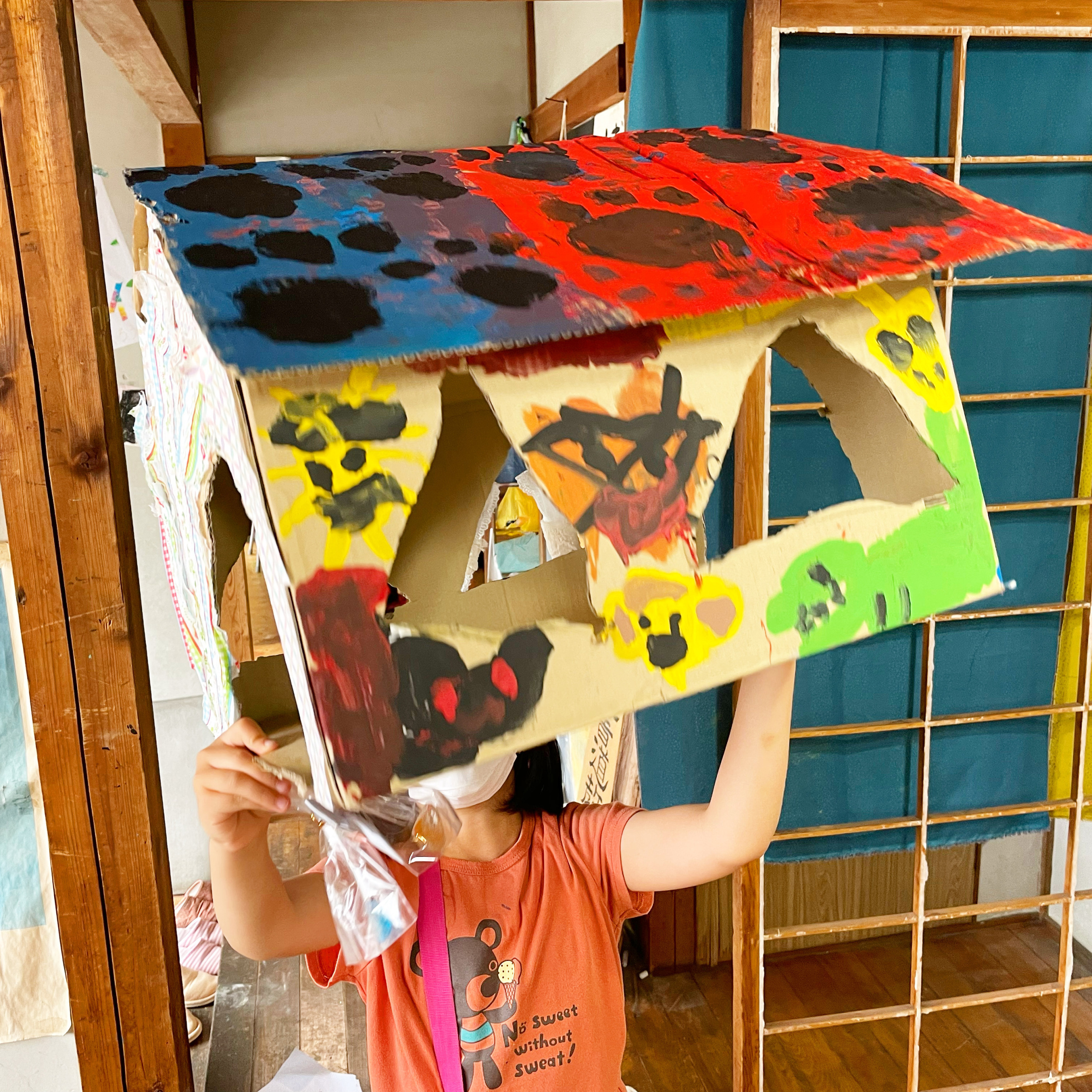 爆発芸術舎（ばくげい）の生徒による立体造形作品